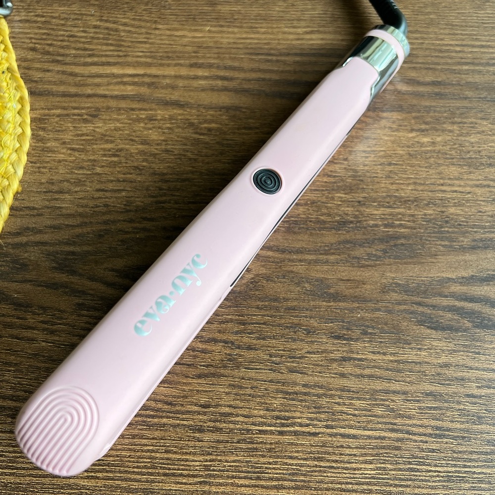 Eva NYC Flat iron Straightener